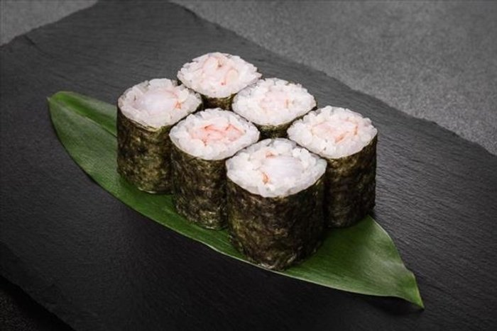 РОЛЛ С ТИГРОВОЙ КРЕВЕТКОЙ И СЫРОМ